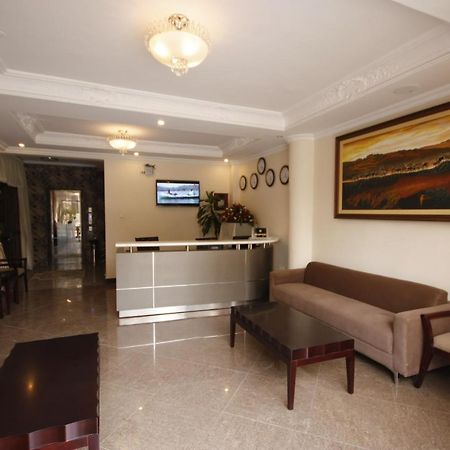 Caravan Hotel Addis Exteriör bild
