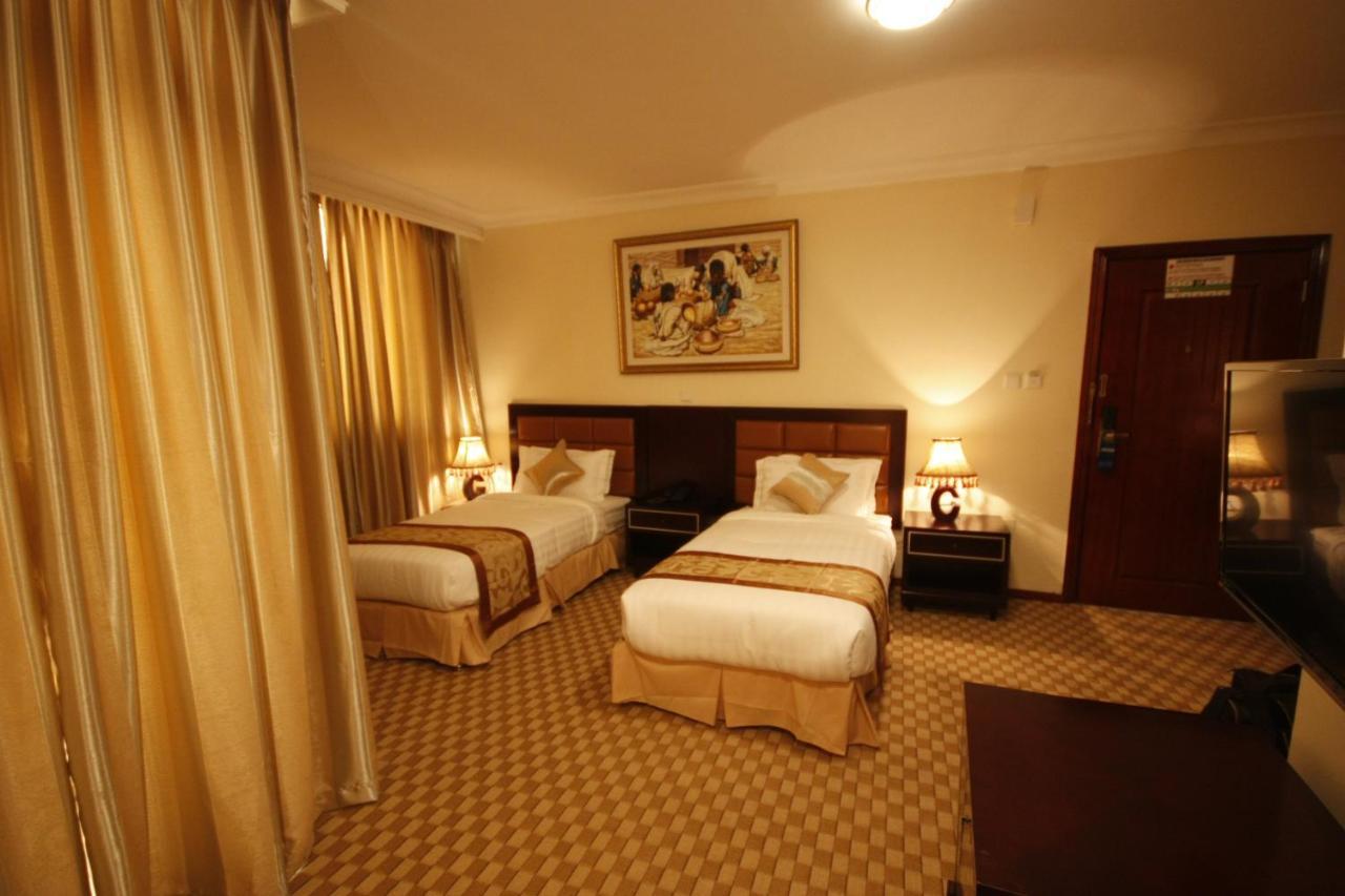 Caravan Hotel Addis Exteriör bild